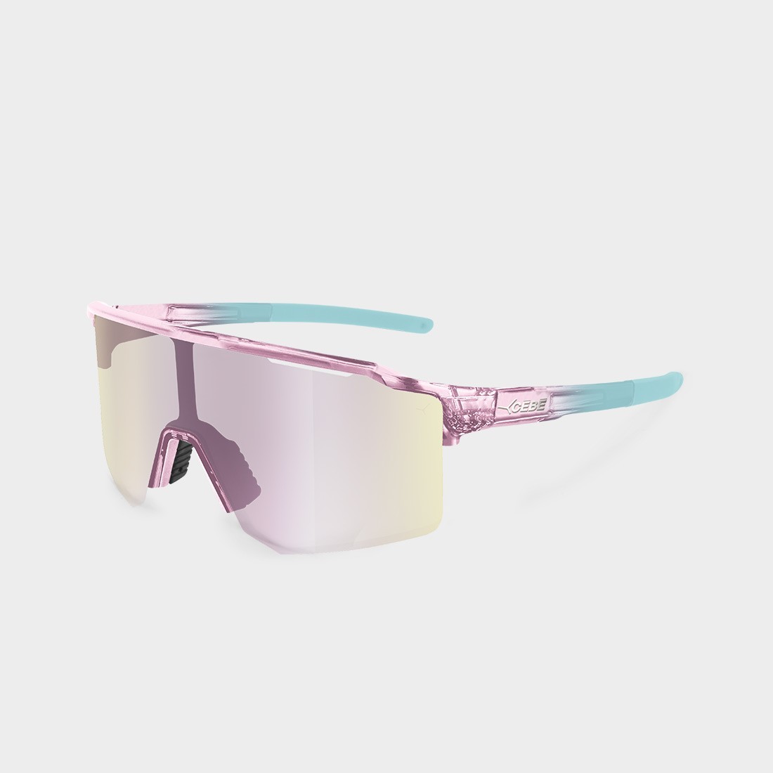 Gafas de deporte fotocromáticas Cébé OUTFLOW LITE S - visión 3/4, talla pequeña semi al aire, colores violeta transparente,